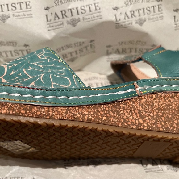 New L'Artiste by Spring Step Leather Wedge Sandals Cuteness Teal Embossed NIB - Picture 11 of 14